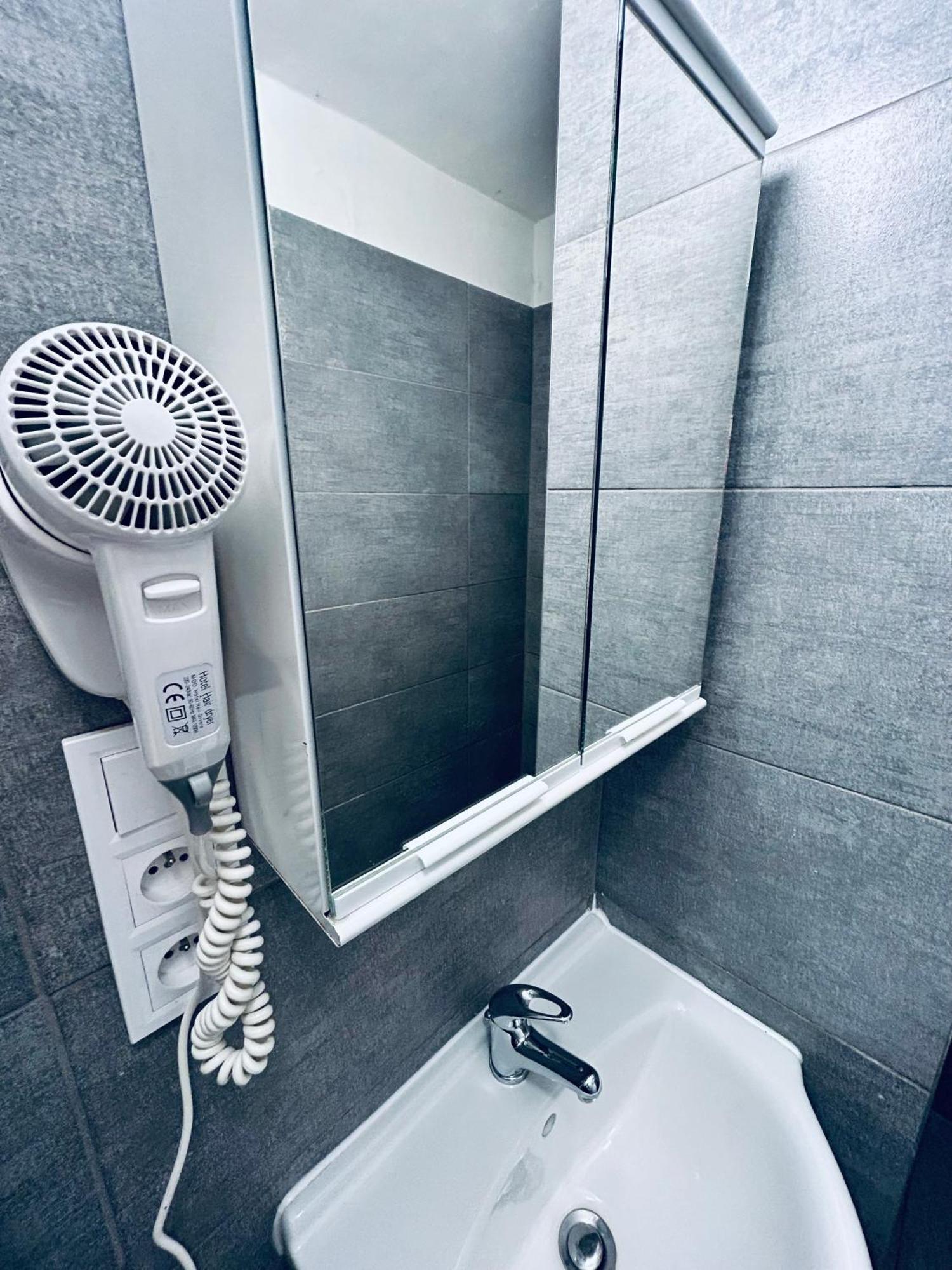 Dvur Stran & Wellness Hotel Karlovy Vary Ngoại thất bức ảnh