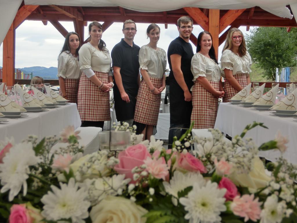 Dvur Stran & Wellness Hotel Karlovy Vary Ngoại thất bức ảnh