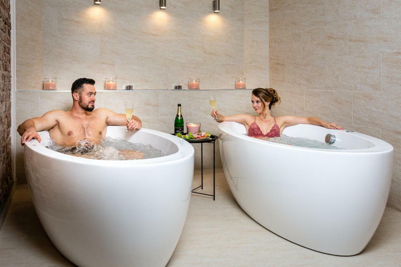 Dvur Stran & Wellness Hotel Karlovy Vary Ngoại thất bức ảnh